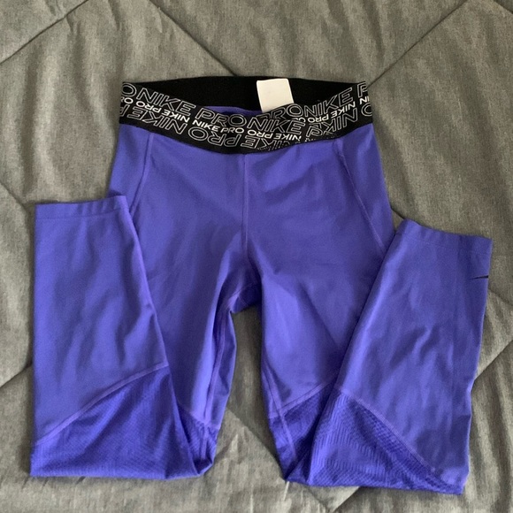 Nike Pro Dri-Fit Crop Length Leggings - Picture 1 of 4